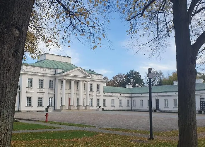 Center Near Public Swimming Pool Apartmán *