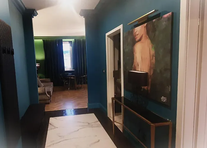 Center Near Public Swimming Pool * Varšava