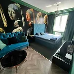 Apartament Center Near Public Swimming Pool