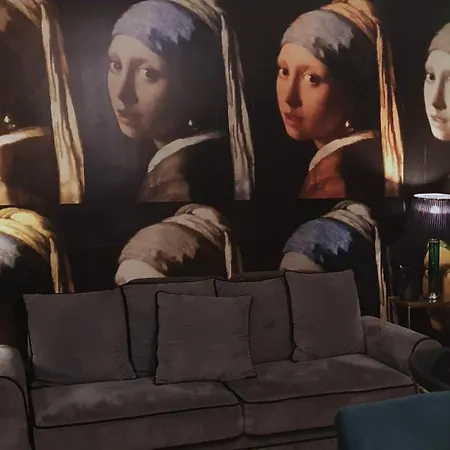 Center Near Public Swimming Pool Апартаменты