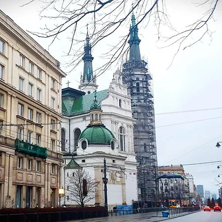 Center Near Public Swimming Pool Апартаменты Варшава