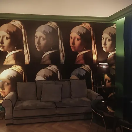 Center Near Public Swimming Pool Апартаменты