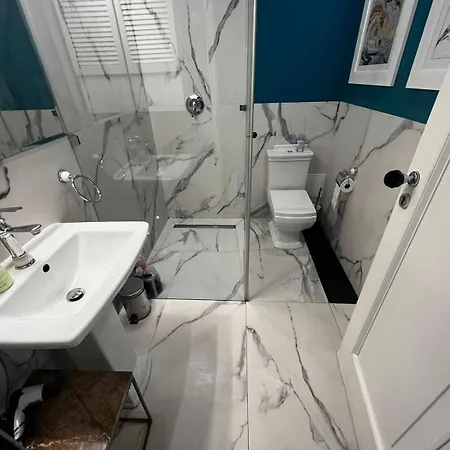 Center Near Public Swimming Pool Варшава