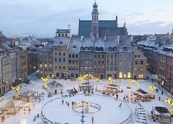 Apartment Center Near Public Swimming Pool
