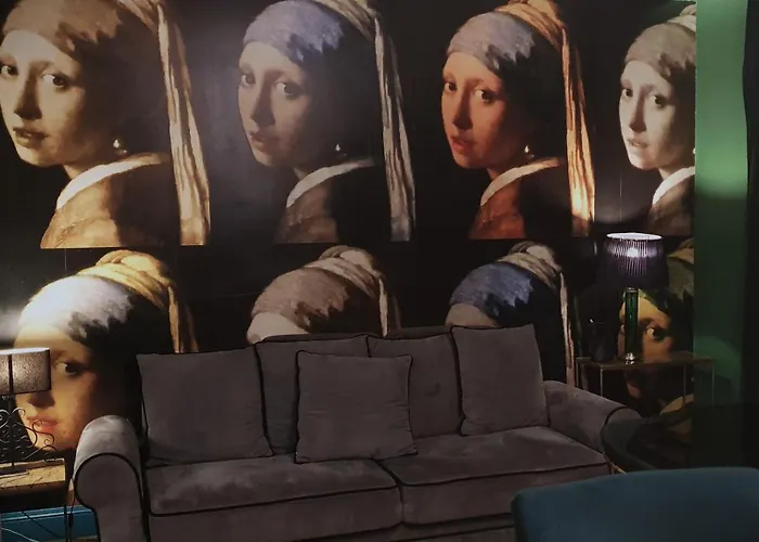 Center Near Public Swimming Pool Apartment