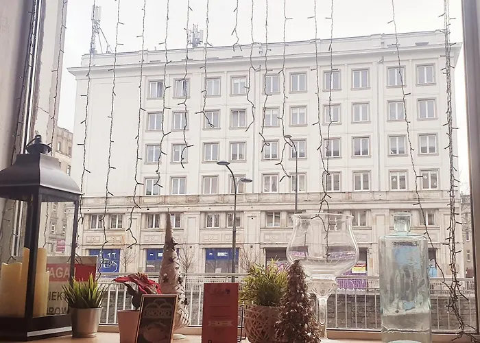 Apartment Center Near Public Swimming Pool *