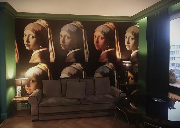 Center Near Public Swimming Pool Apartament