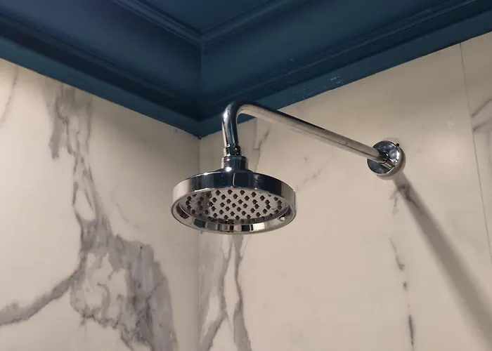 Center Near Public Swimming Pool Apartament