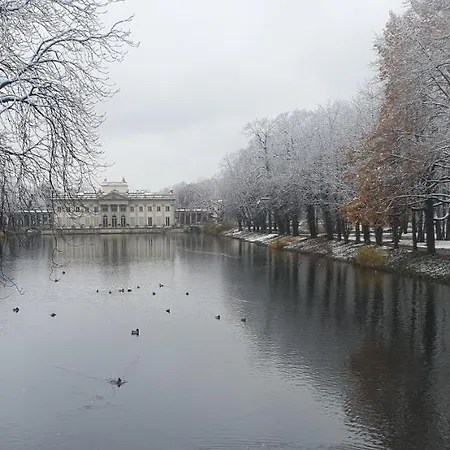 Center Near Public Swimming Pool Βαρσοβία