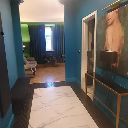 Center Near Public Swimming Pool