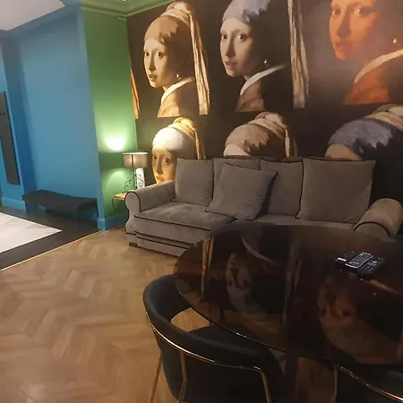 Center Near Public Swimming Pool * Βαρσοβία