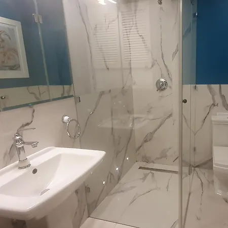 Center Near Public Swimming Pool Apartment Warsaw